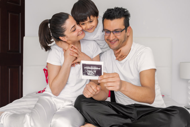 F0497_Parenting _Parenting Tips_Lift_Shift