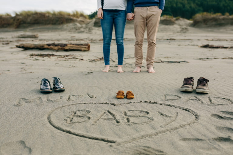 F0483PregnancyAnnouncements  FunLiftShift
